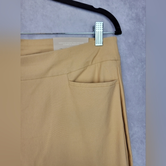 CHICO'S 2(L-12) BEIGE PULL ON TUMMY CONTROL STRETCH CAPRIS PANTS - Picture 3 of 11